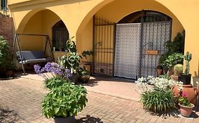 Mari'S House